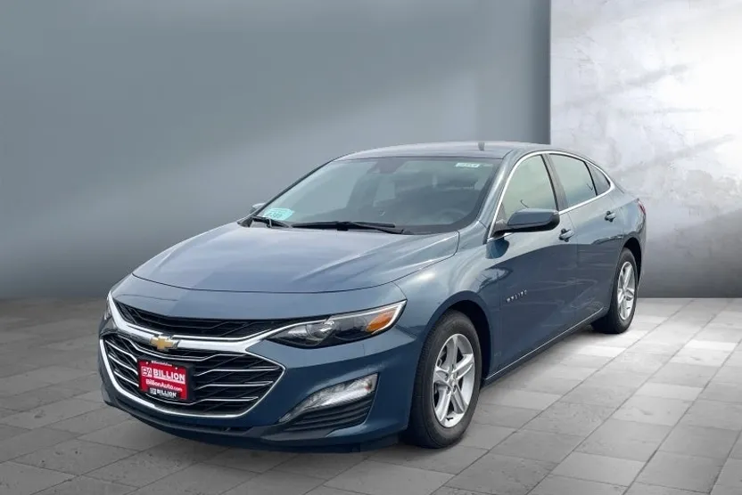 2024 Chevrolet Malibu 1LT photo 1