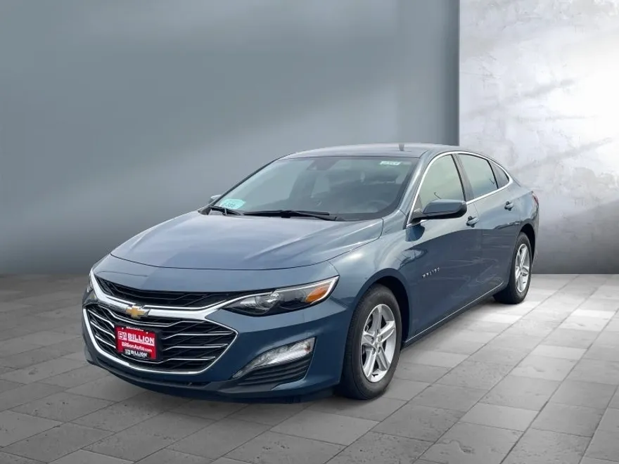 2024 Chevrolet Malibu 1LT photo 1