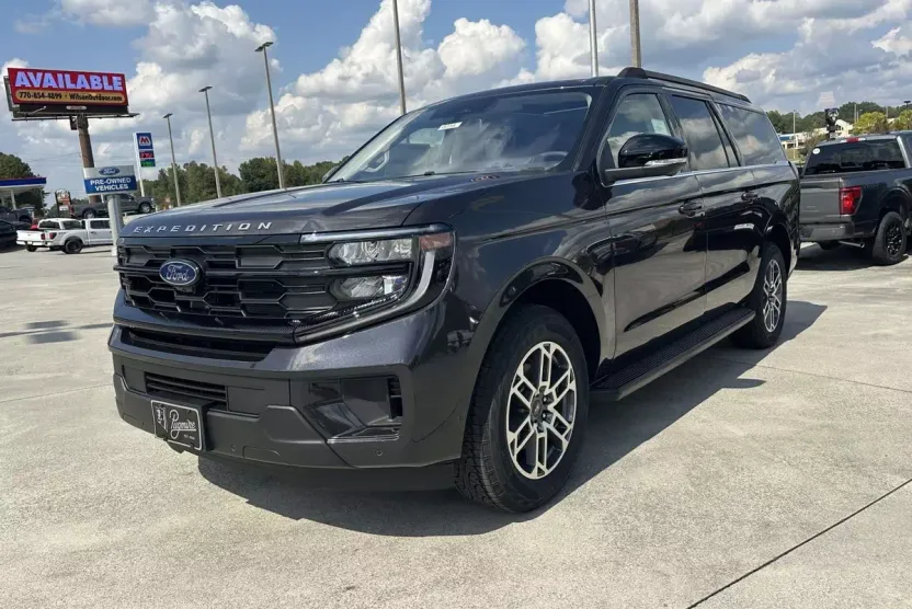2025 Ford Expedition MAX photo 1