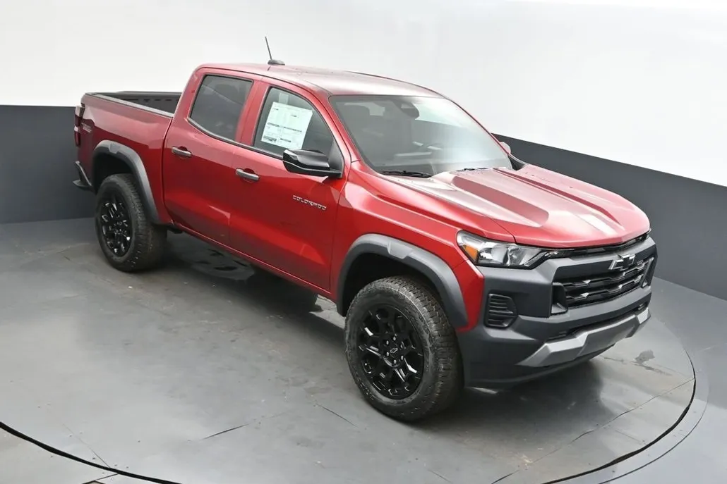 2026 Chevrolet Colorado Trail Boss photo 1