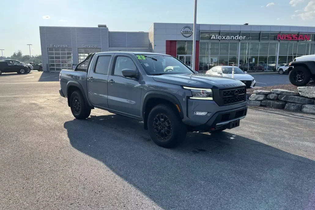 2023 Nissan Frontier Crew Cab PRO-4X photo 1