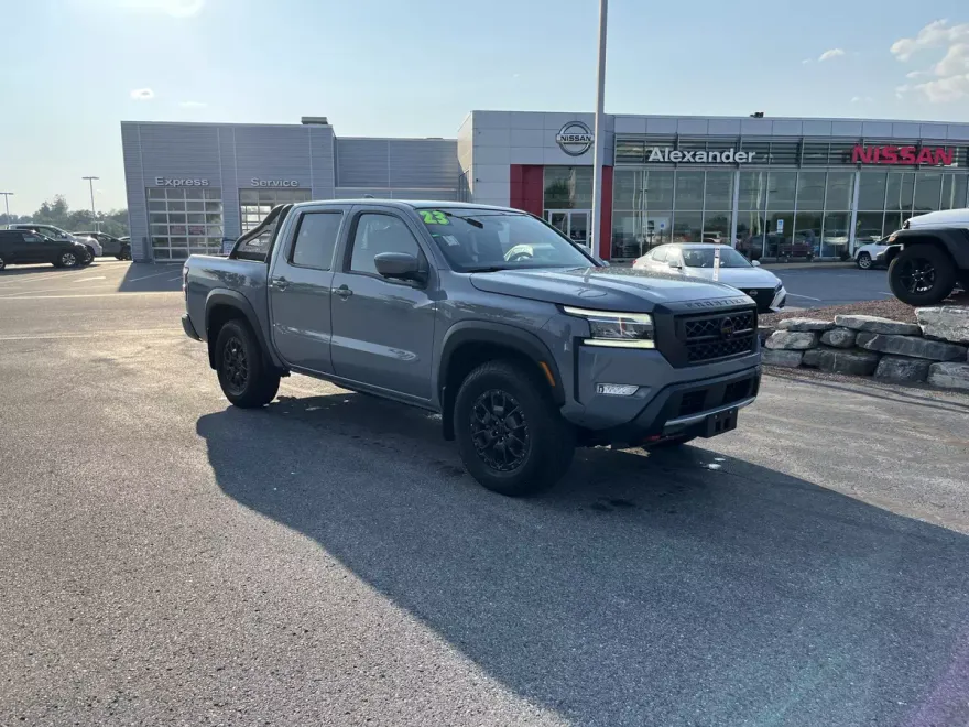 2023 Nissan Frontier Crew Cab PRO-4X photo 1