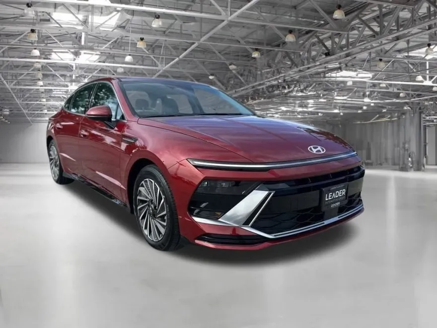 2024 Hyundai Sonata Hybrid SEL photo 1