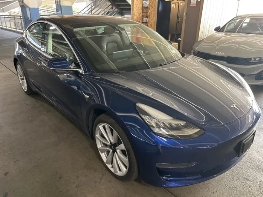 2019 Tesla Model 3 Standard Range Plus photo 1