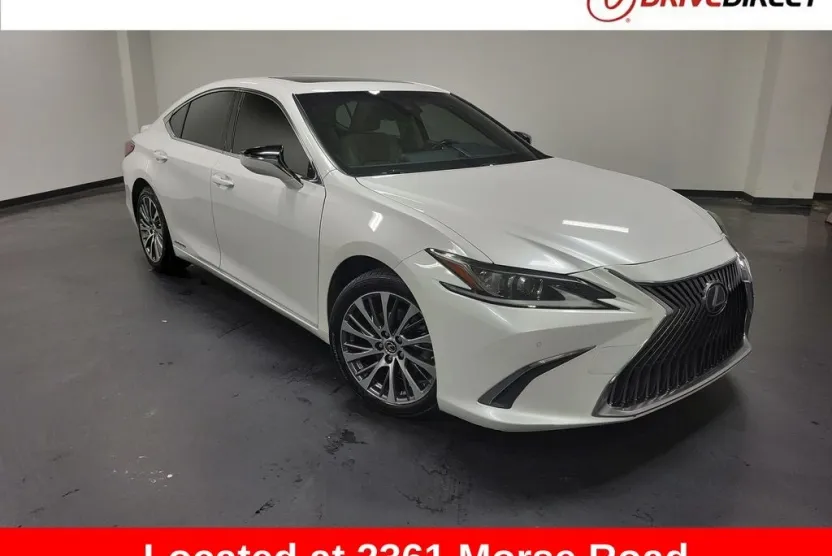 2019 Lexus ES 300h photo 1