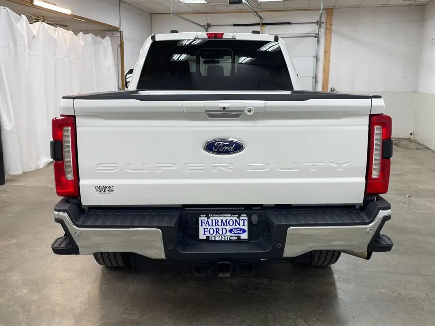 2023 Ford F-350 Lariat photo 1