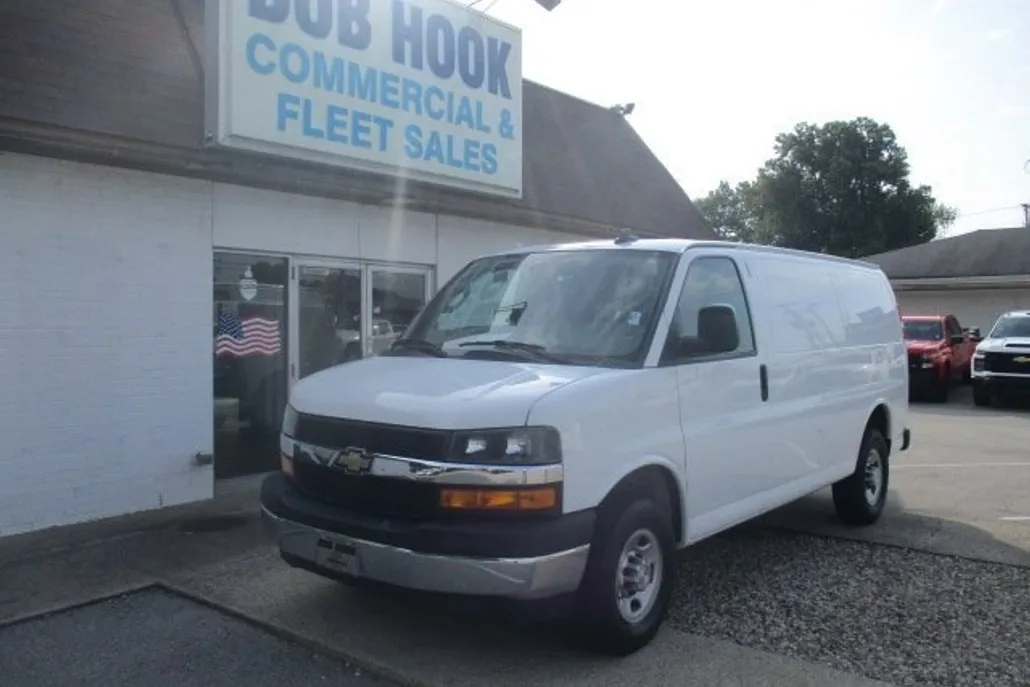 2022 Chevrolet Express Cargo 2500 photo 1