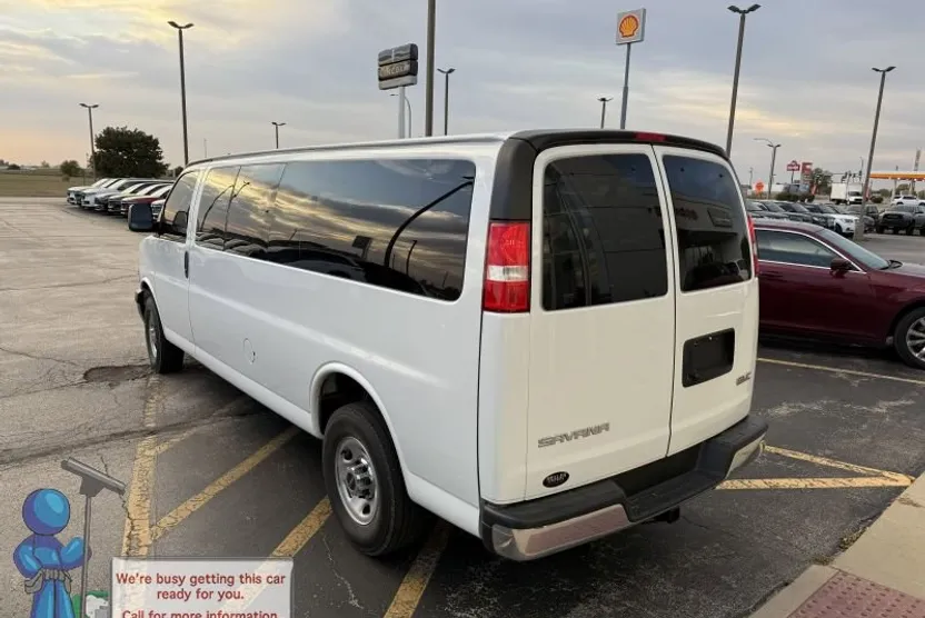 2023 Gmc Savana 3500 LT photo 1