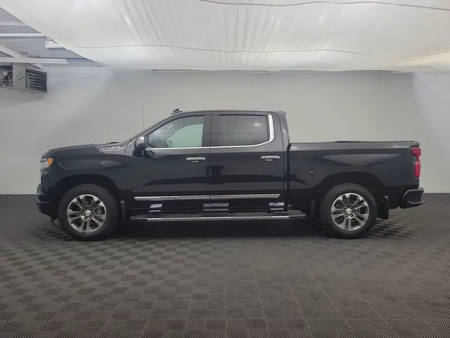 2024 Chevrolet Silverado 1500 High Country photo 1