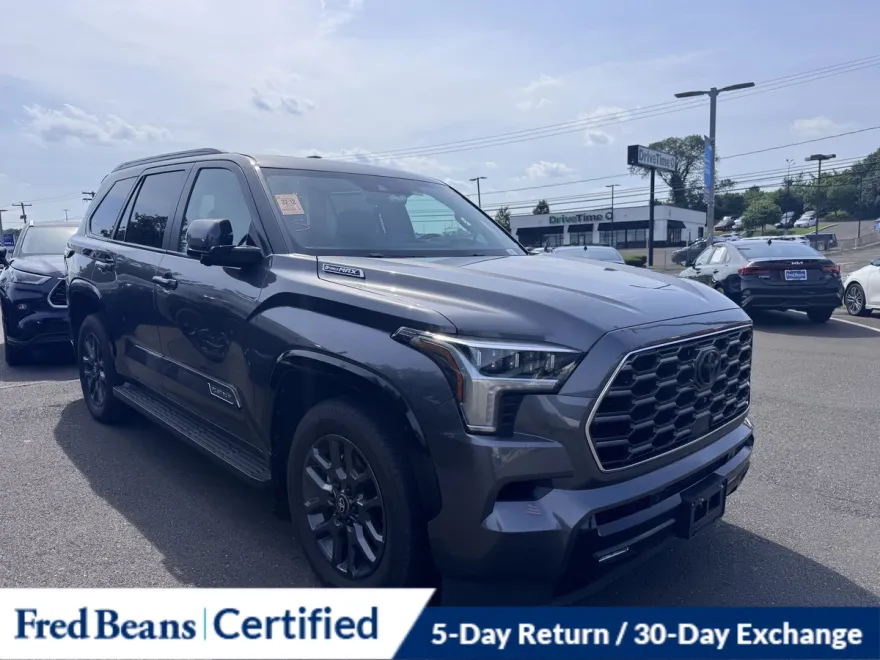 2025 Toyota Sequoia Platinum photo 1