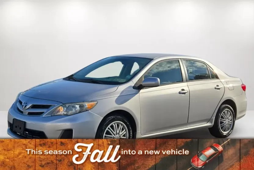 2012 Toyota Corolla photo 1