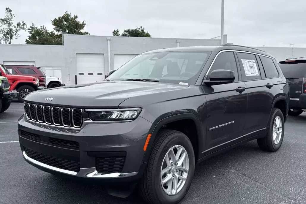 2025 Jeep Grand Cherokee Laredo X photo 1