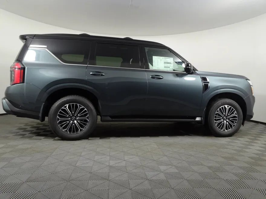 2025 Nissan Armada Platinum photo 1