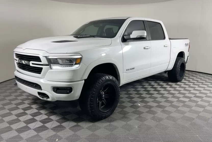 2019 Ram 1500 Laramie photo 1