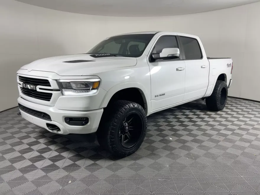 2019 Ram 1500 Laramie photo 1