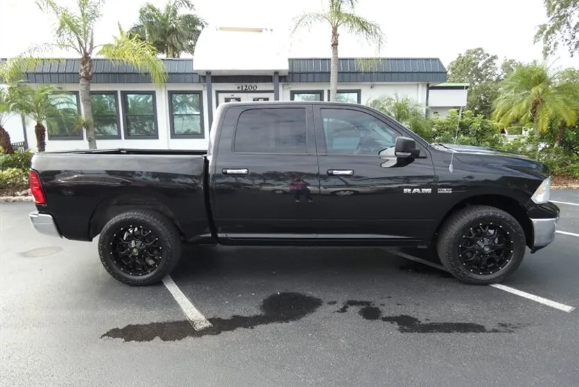 2009 Dodge Ram SLT photo 1
