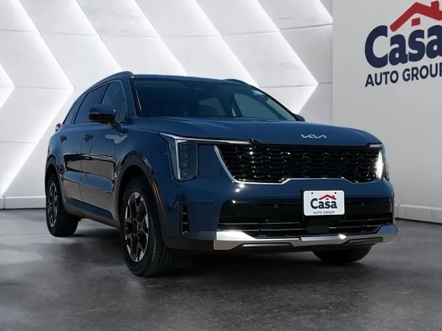 2025 Kia Sorento S photo 1