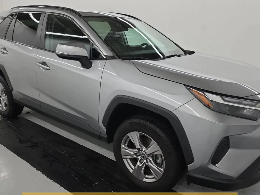 2022 Toyota RAV4 XLE Sport photo 1