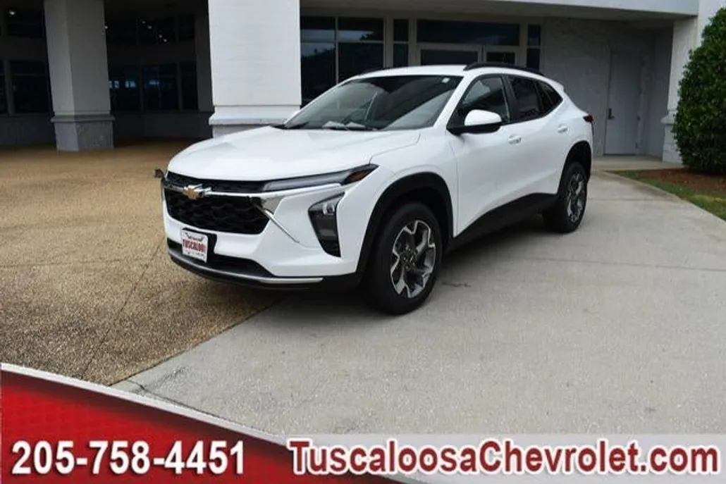 2025 Chevrolet Trax LT photo 1