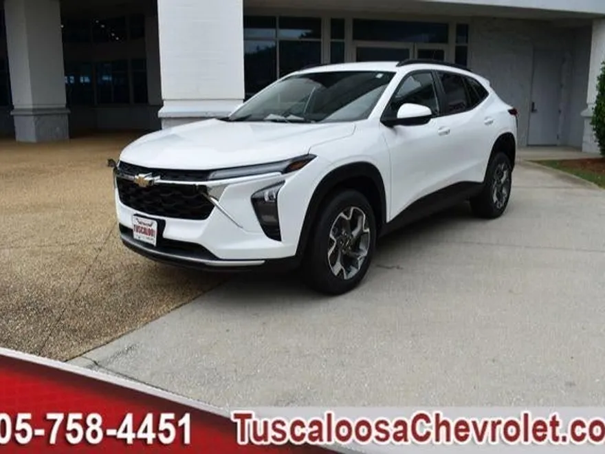 2025 Chevrolet Trax LT photo 1