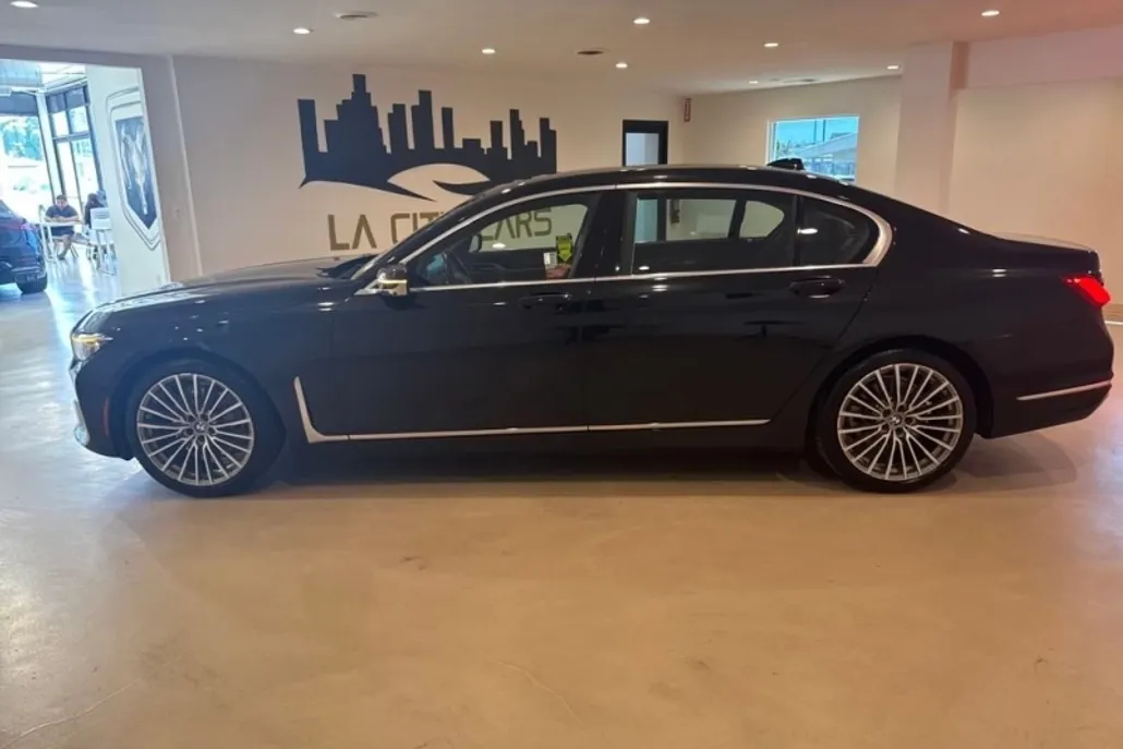 2021 Bmw 740i photo 1