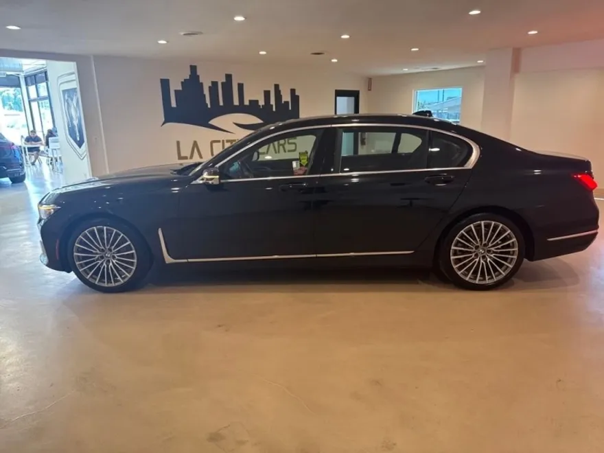 2021 Bmw 740i photo 1