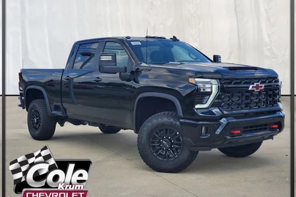 2025 Chevrolet Silverado 2500HD ZR2 photo 1