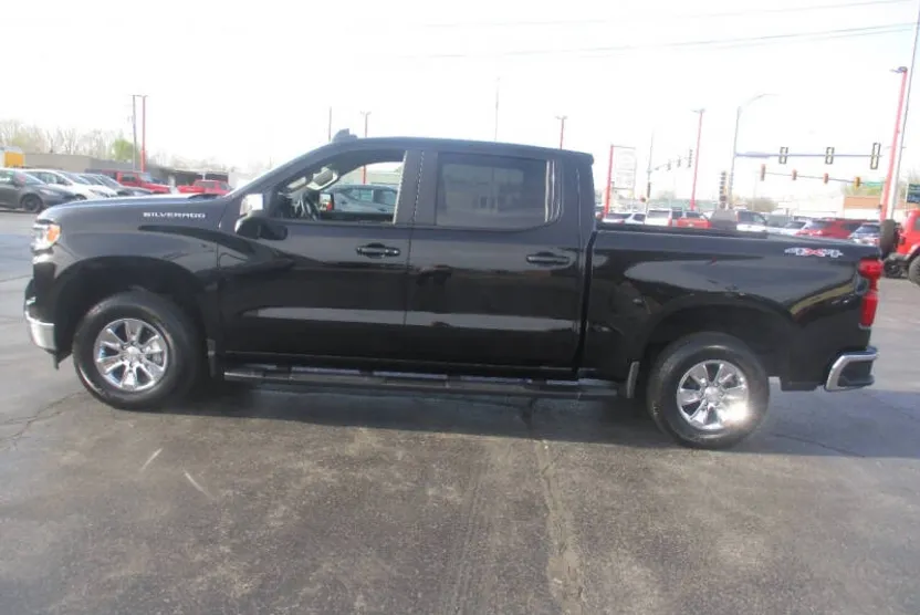 2024 Chevrolet Silverado 1500 LT photo 1