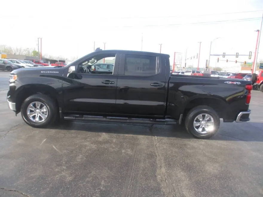 2024 Chevrolet Silverado 1500 LT photo 1