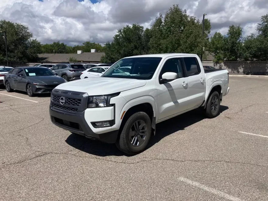 2025 Nissan Frontier SV photo 1