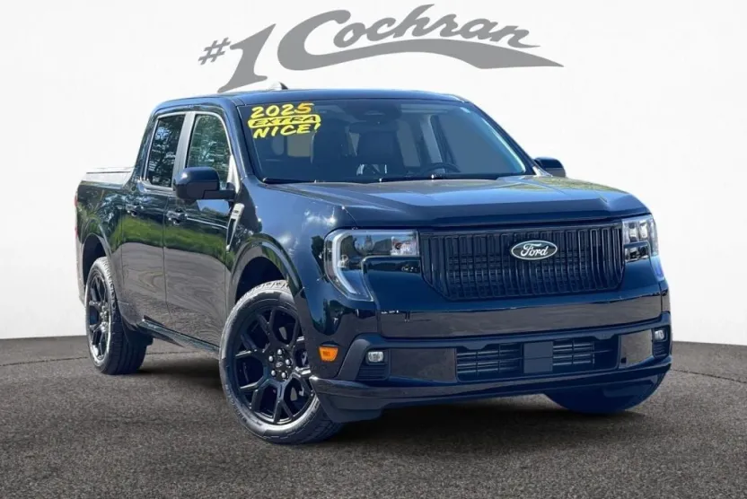 2025 Ford Maverick photo 1