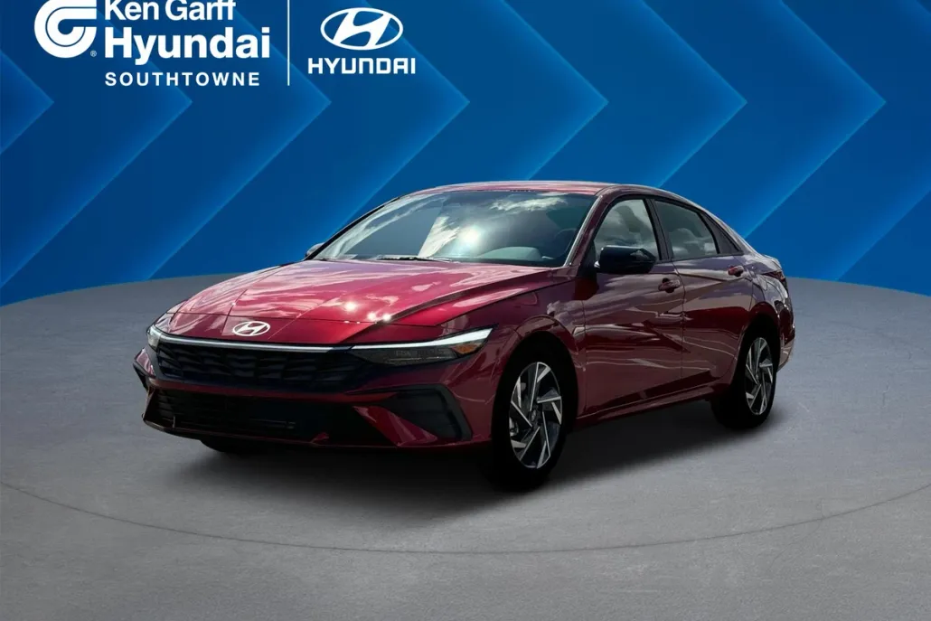 2025 Hyundai Elantra SEL Sport photo 1