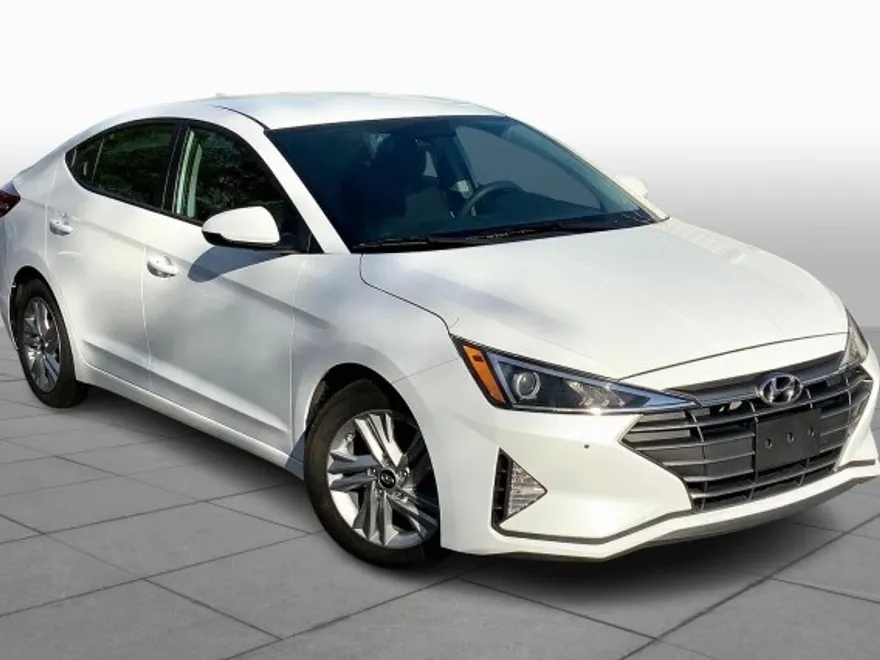 2020 Hyundai Elantra SEL photo 1