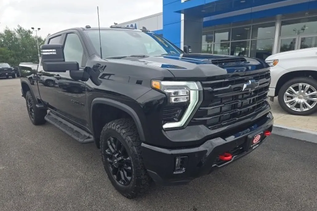 2025 Chevrolet Silverado 2500HD LT photo 1