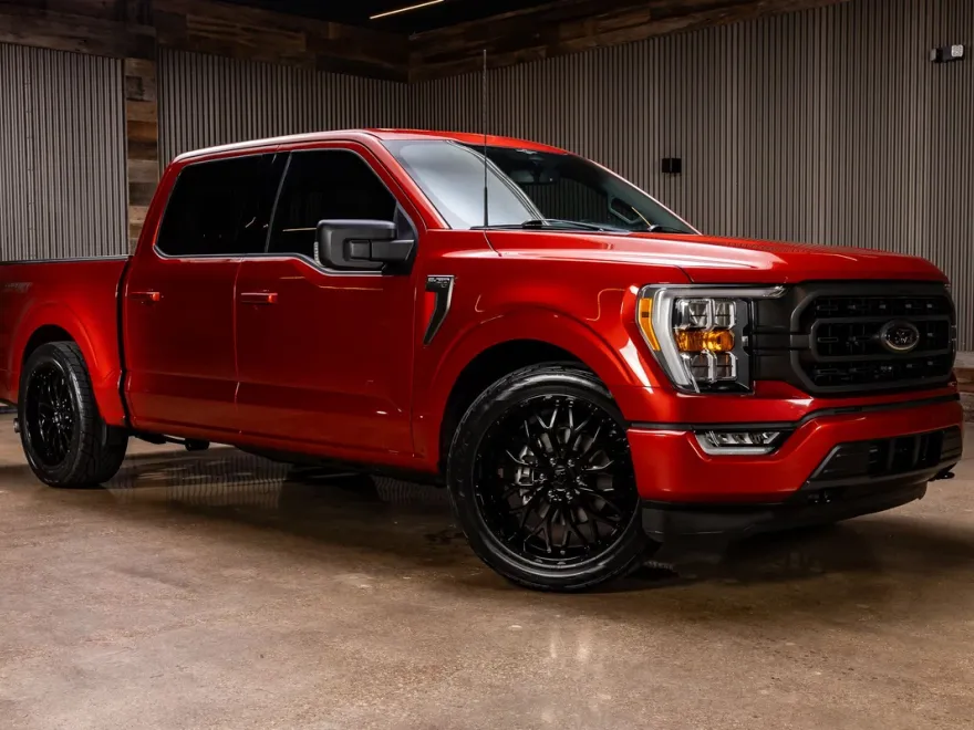 2023 Ford F-150 XLT photo 1