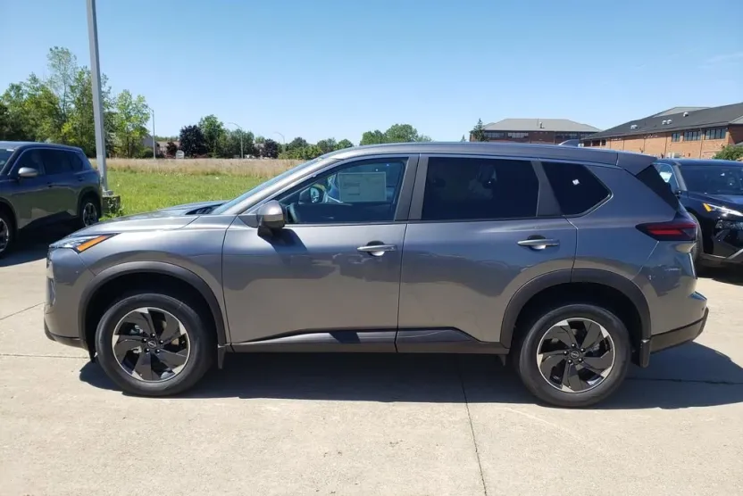 2026 Nissan Rogue SV photo 1