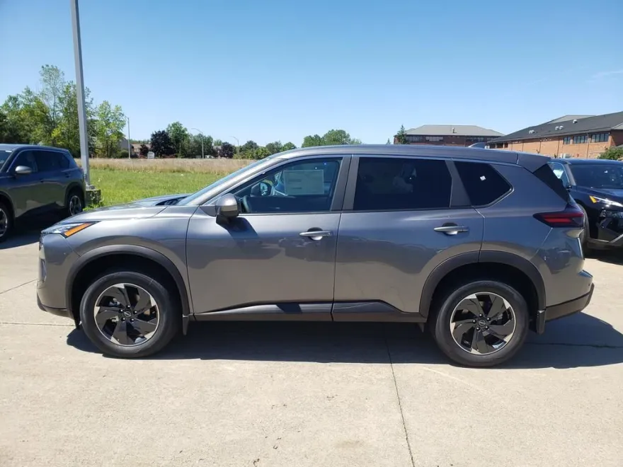 2026 Nissan Rogue SV photo 1