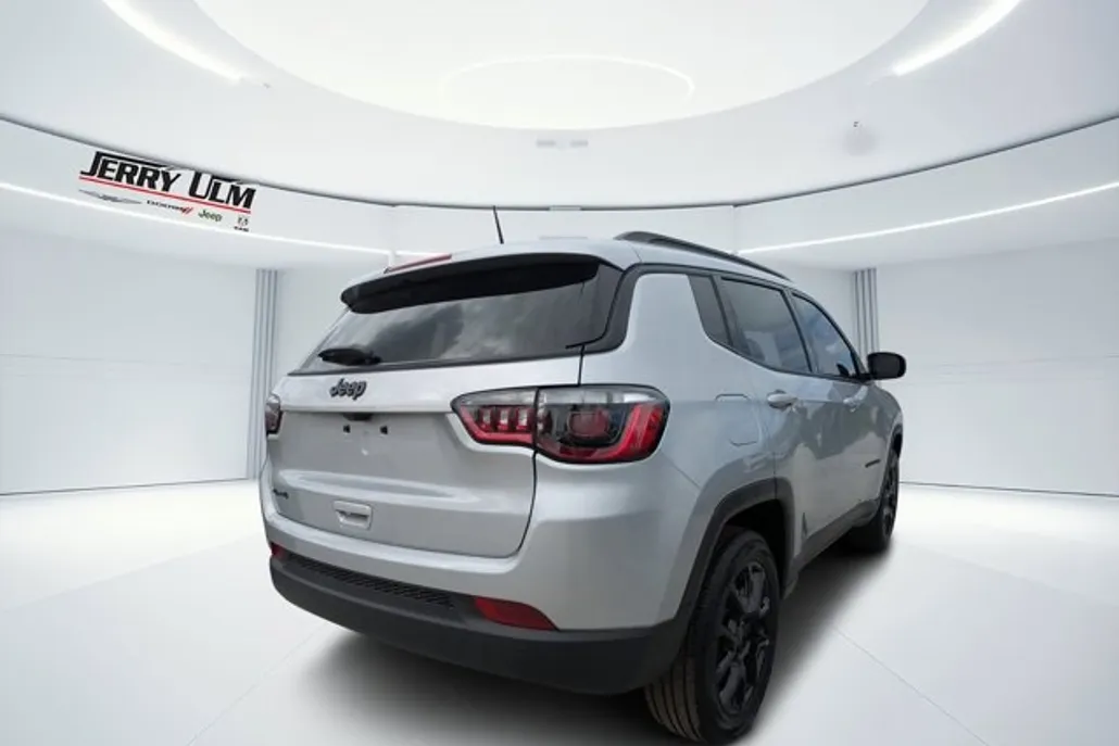 2026 Jeep Compass Latitude Altitude photo 1