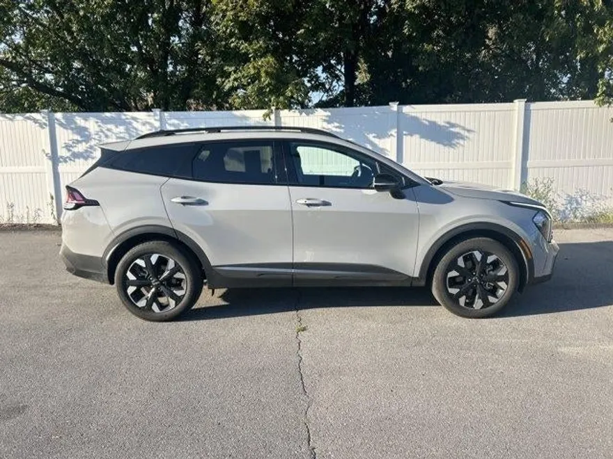 2023 Kia Sportage X-Line photo 1