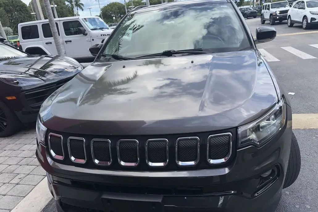 2022 Jeep Compass Limited photo 1