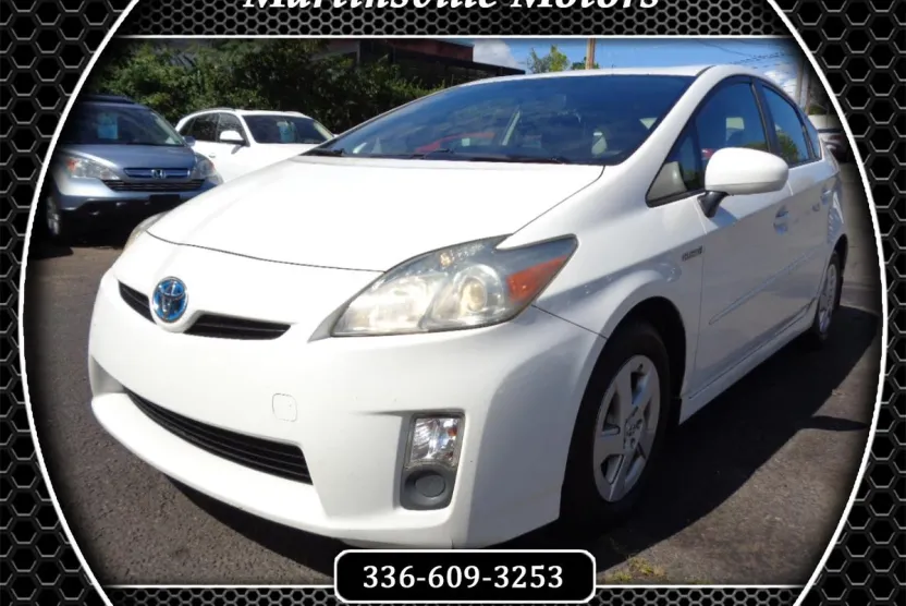 2010 Toyota Prius Two photo 1