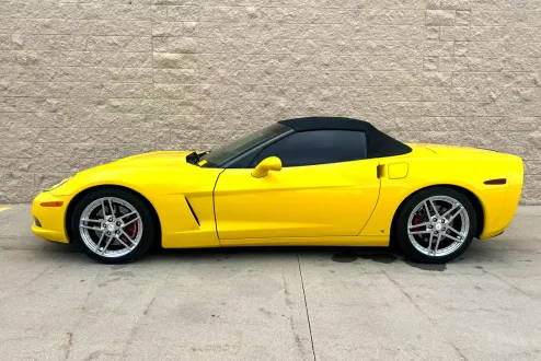 2007 Chevrolet Corvette Convertible photo 2