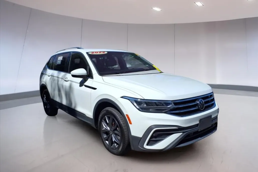 2022 Volkswagen Tiguan SE photo 1