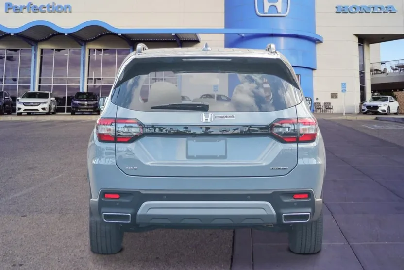 2025 Honda Pilot Touring photo 1