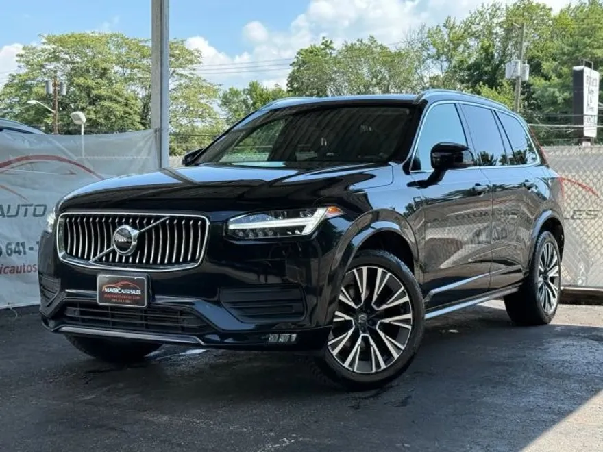 2022 Volvo XC90 T6 Momentum Sport photo 1