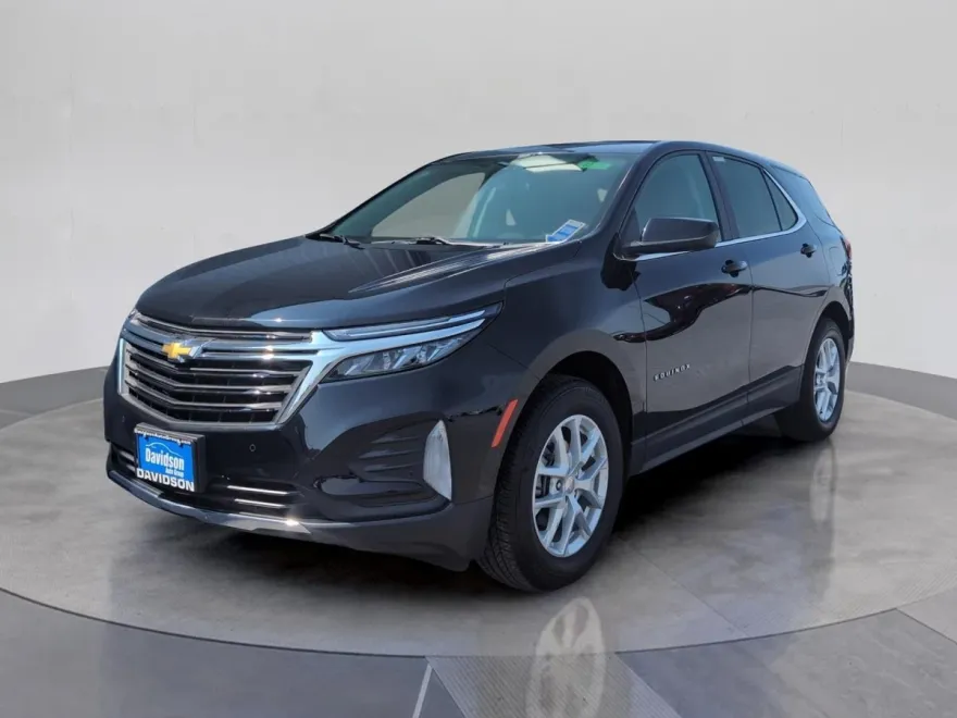 2022 Chevrolet Equinox LT photo 1