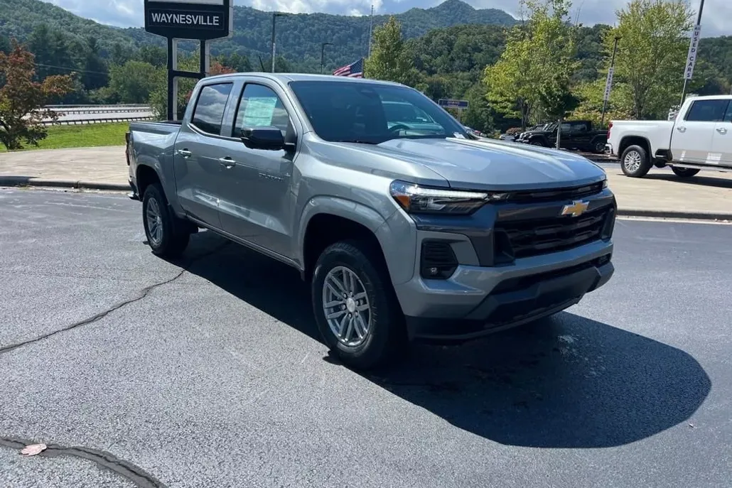 2026 Chevrolet Colorado LT photo 1