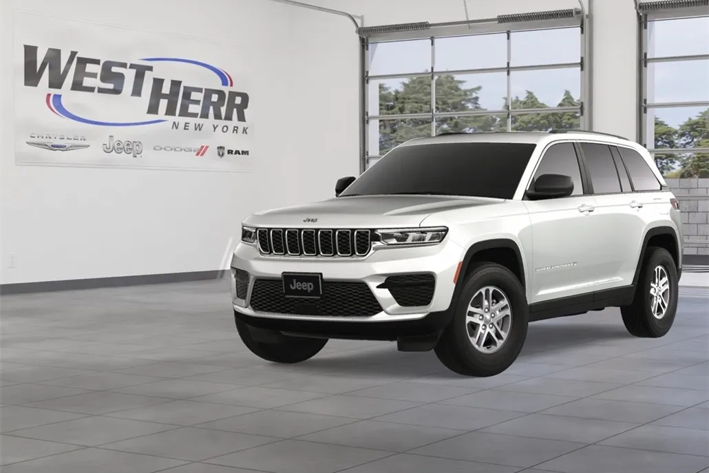 2025 Jeep Grand Cherokee Laredo photo 1