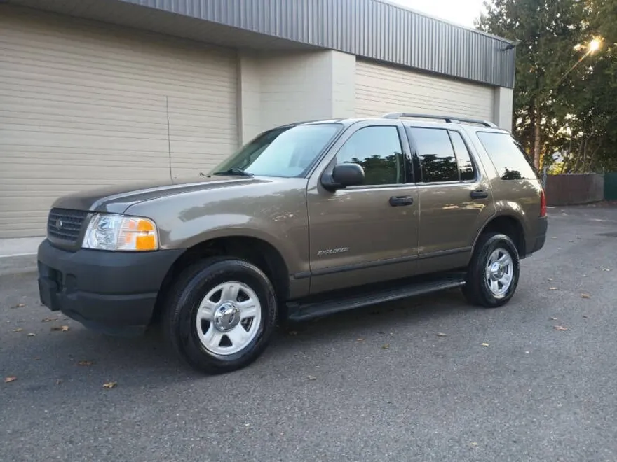 2004 Ford Explorer XLS photo 1