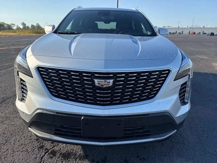 2021 Cadillac XT4 Premium Luxury photo 1